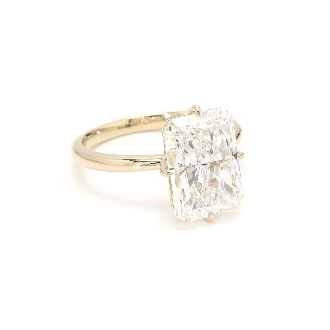 18K 5.27ct Radiant Shaped Rachelle Ring Yellow Frame 10