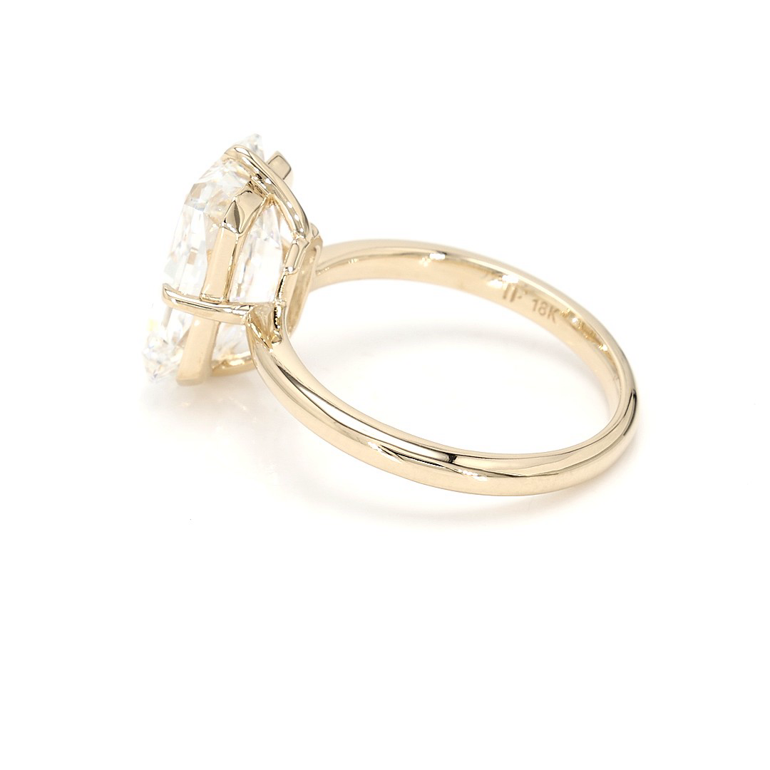 18K 5.27ct Radiant Shaped Rachelle Ring Yellow Frame 14