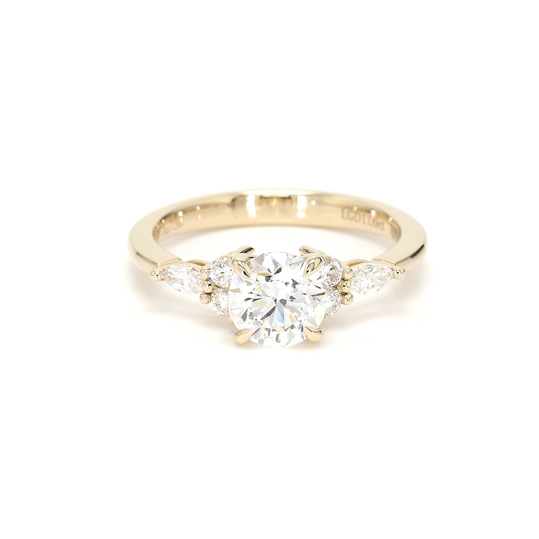 18K 1.09ct Round Shaped Noelle Ring Yellow Frame 0