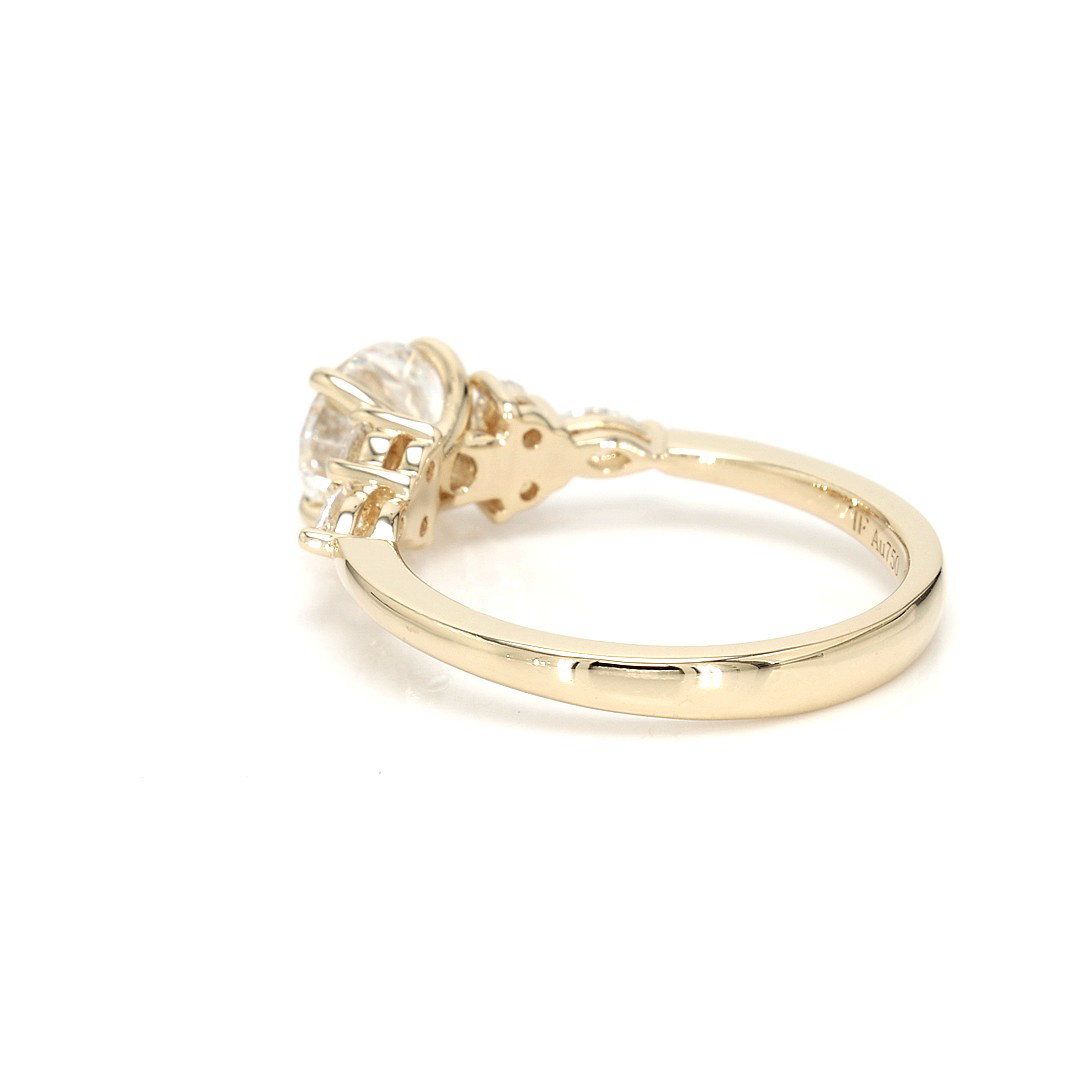 18K 1.09ct Round Shaped Noelle Ring Yellow Frame 4