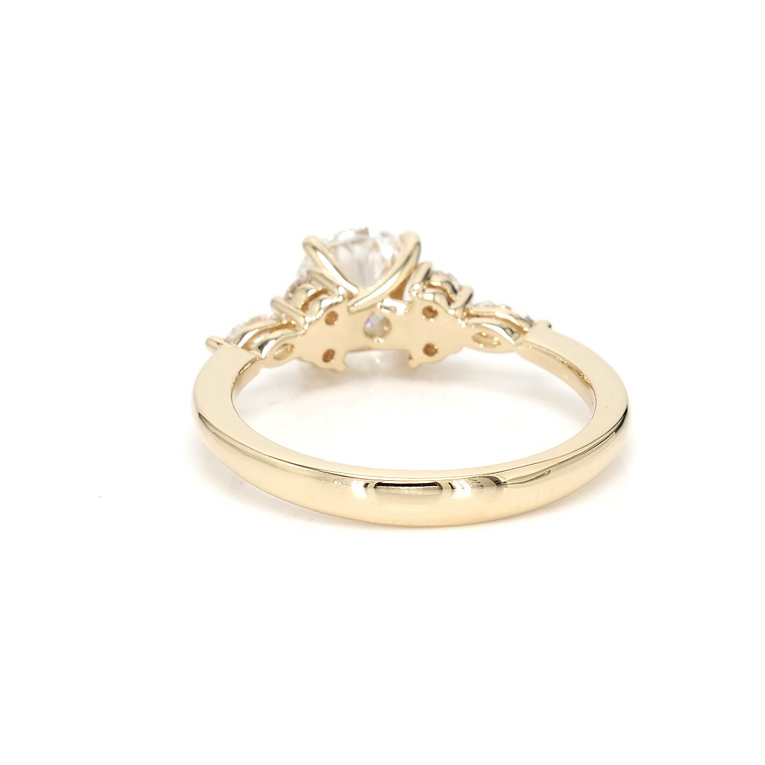 18K 1.09ct Round Shaped Noelle Ring Yellow Frame 5