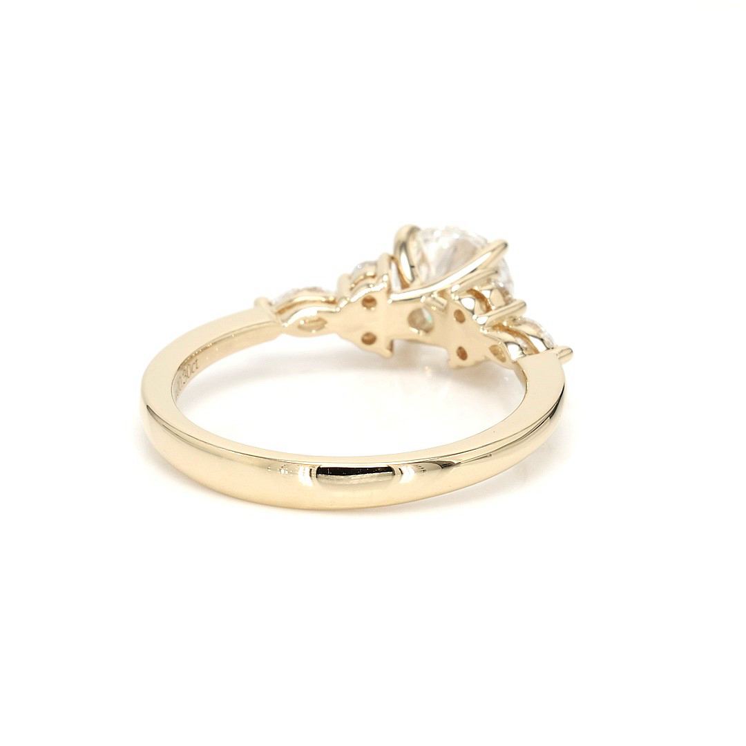 18K 1.09ct Round Shaped Noelle Ring Yellow Frame 6