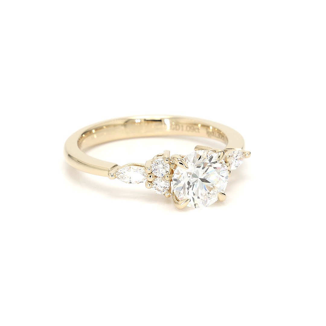 18K 1.09ct Round Shaped Noelle Ring Yellow Frame 10