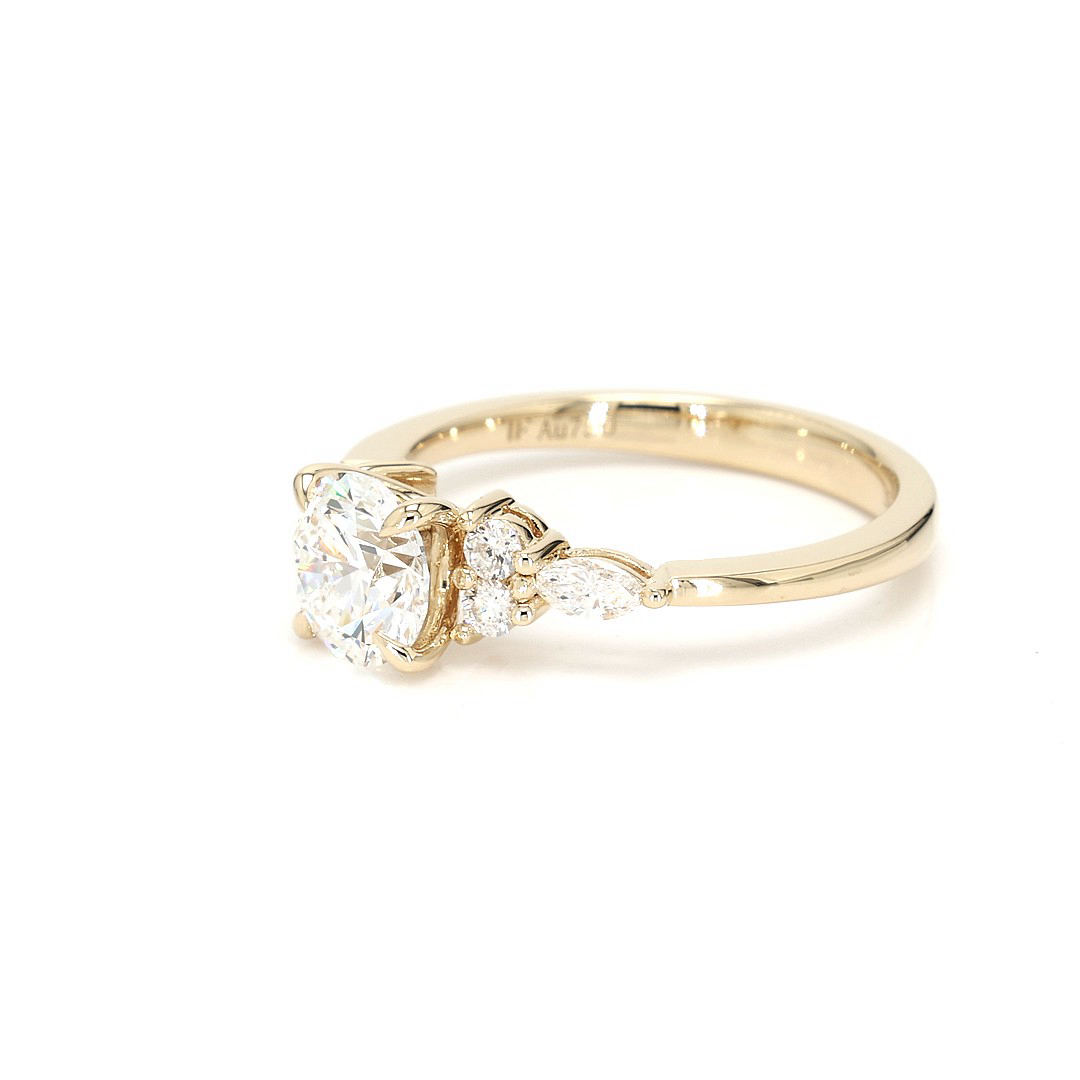 18K 1.09ct Round Shaped Noelle Ring Yellow Frame 12