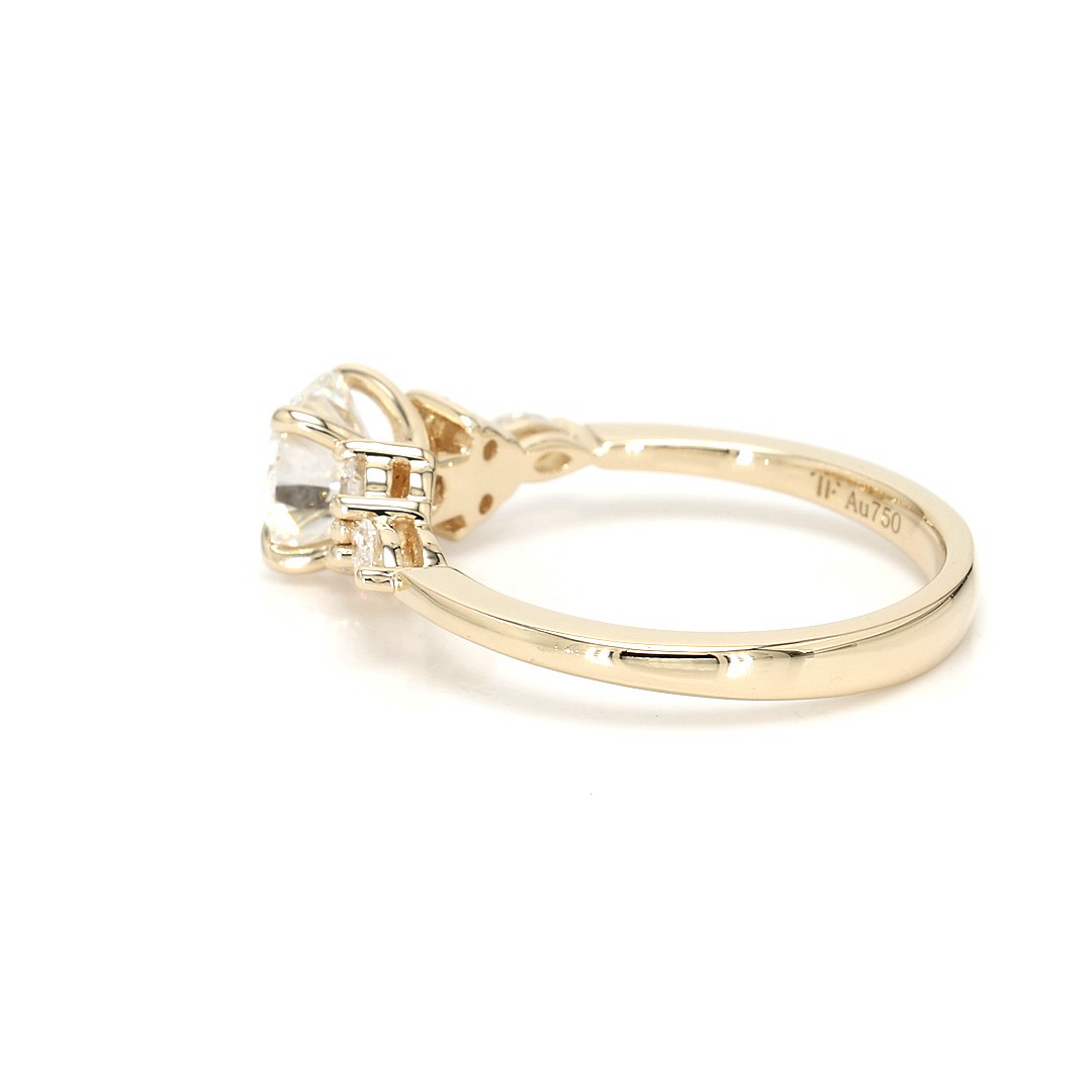 18K 1.09ct Round Shaped Noelle Ring Yellow Frame 14