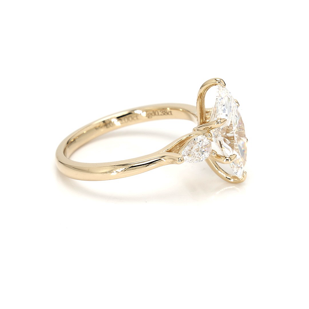 18K 2ct Marquise Shaped Marquise Ring Yellow Frame 8