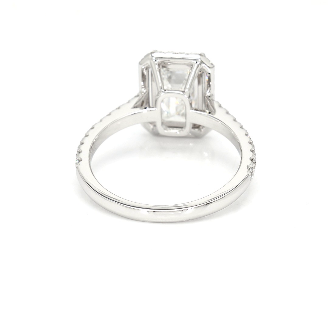 18K 2.59ct Emerald Shaped Emerald Halo Ring Ring White Frame 5