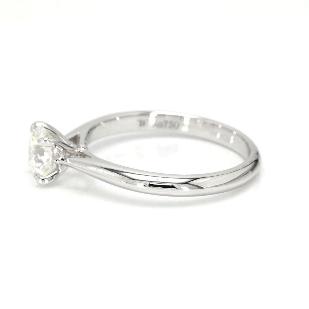 18K 0.74ct Round  Shaped Florence Ring White Frame 13