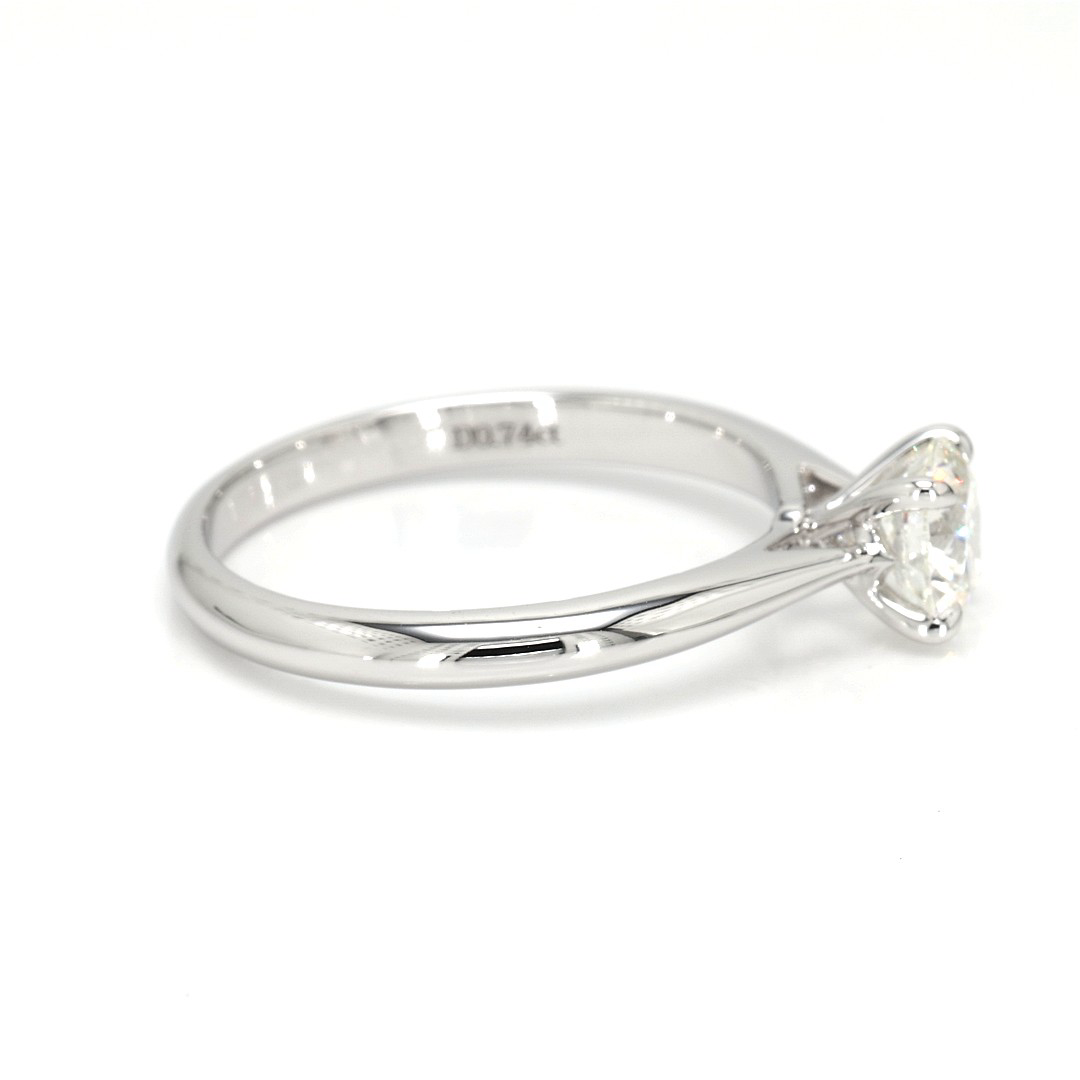 18K 0.74ct Round  Shaped Florence Ring White Frame 19