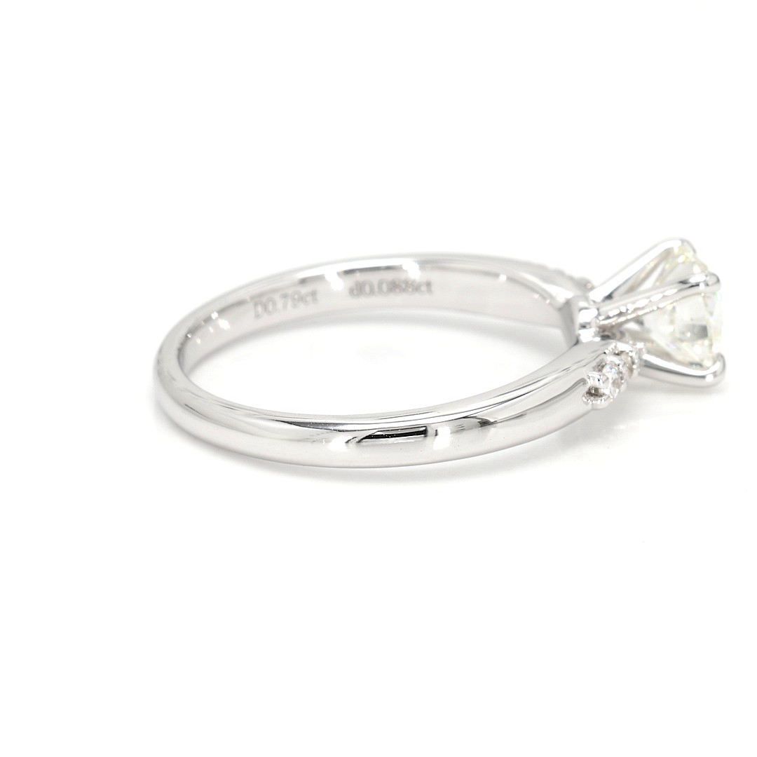 18K 0.79ct Round Shaped Alex Ring White Frame 7