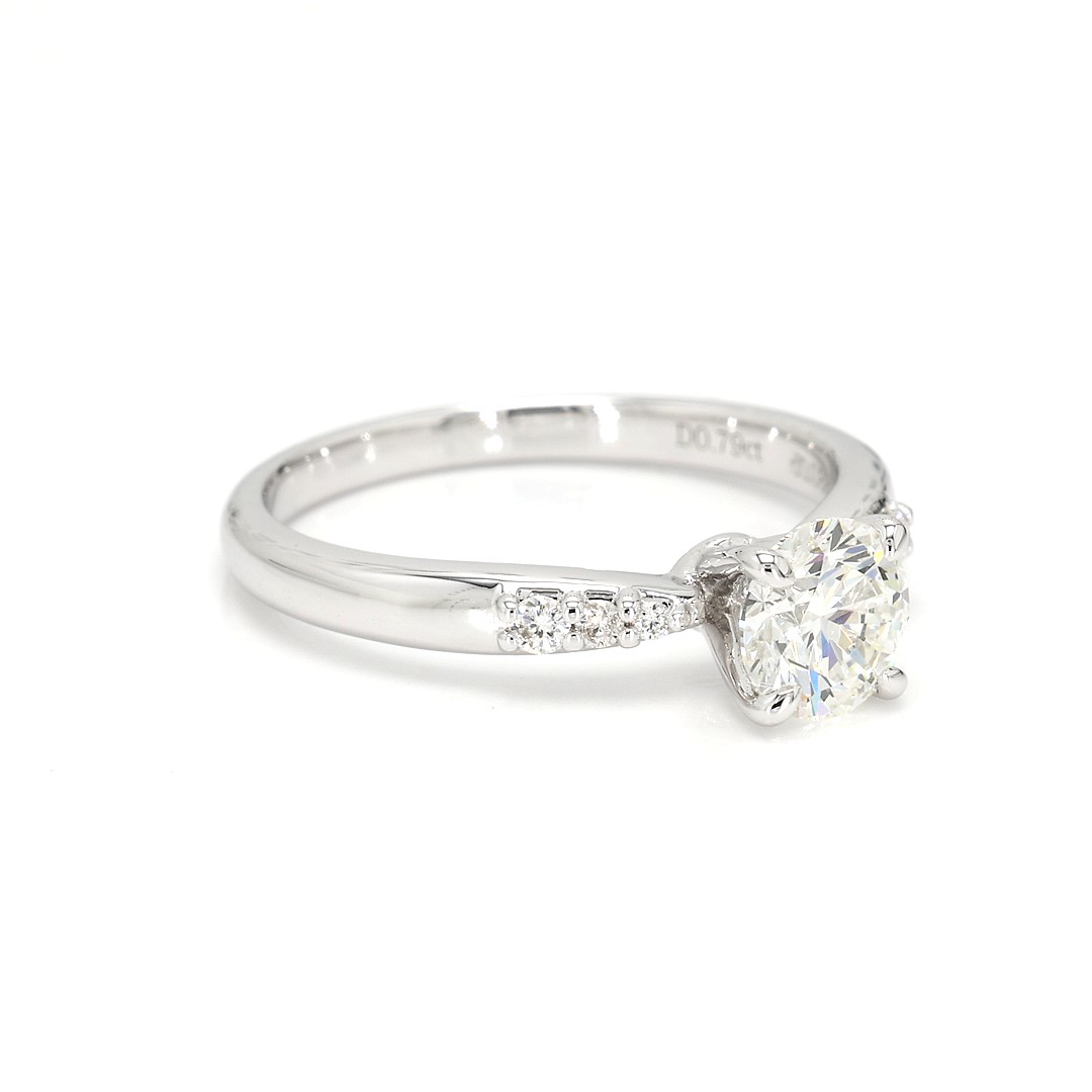 18K 0.79ct Round Shaped Alex Ring White Frame 9