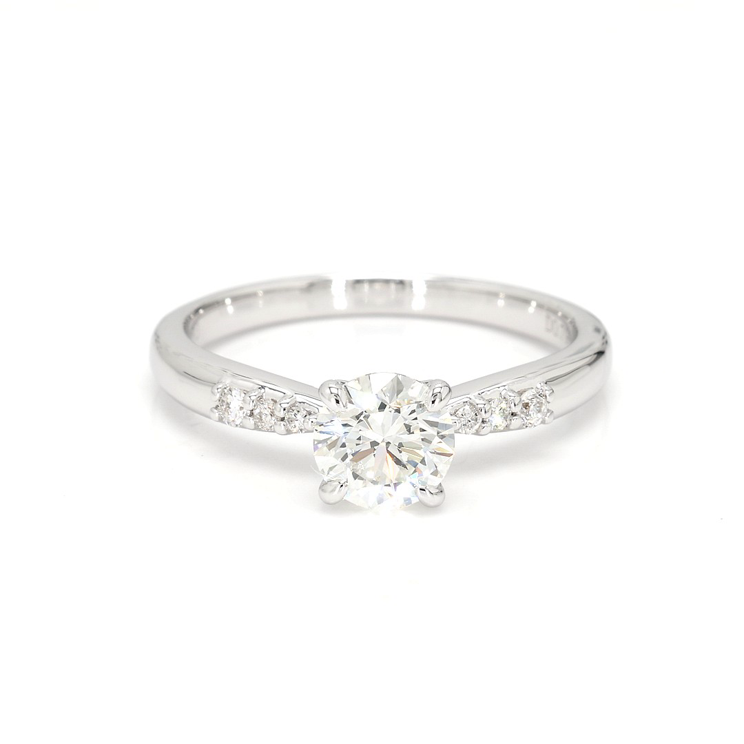 18K 0.79ct Round Shaped Alex Ring White Frame 10