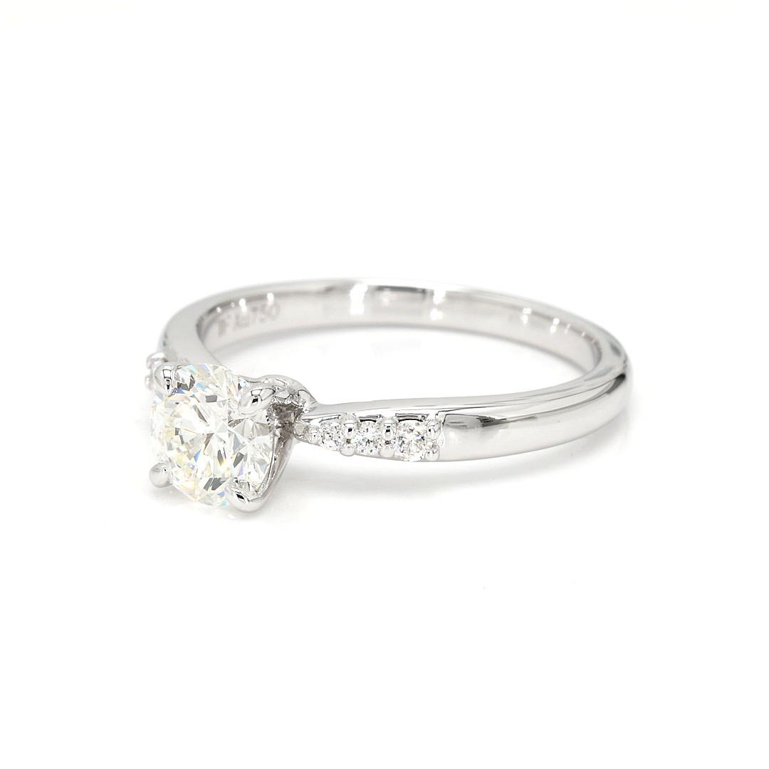 18K 0.79ct Round Shaped Alex Ring White Frame 11