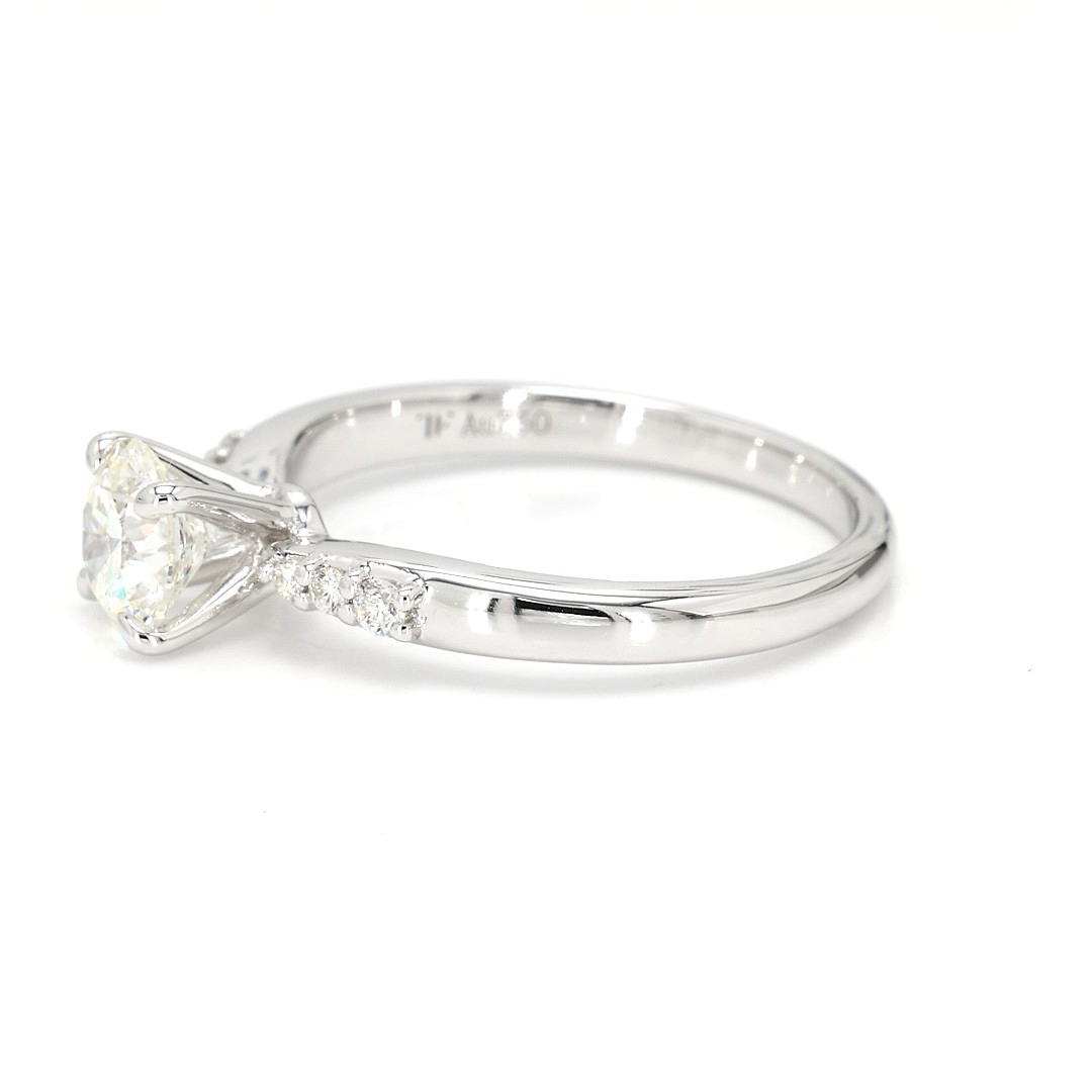 18K 0.79ct Round Shaped Alex Ring White Frame 12