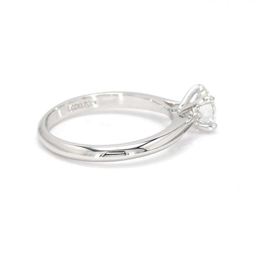18K 0.7ct Round  Shaped Florence Ring White Frame 7
