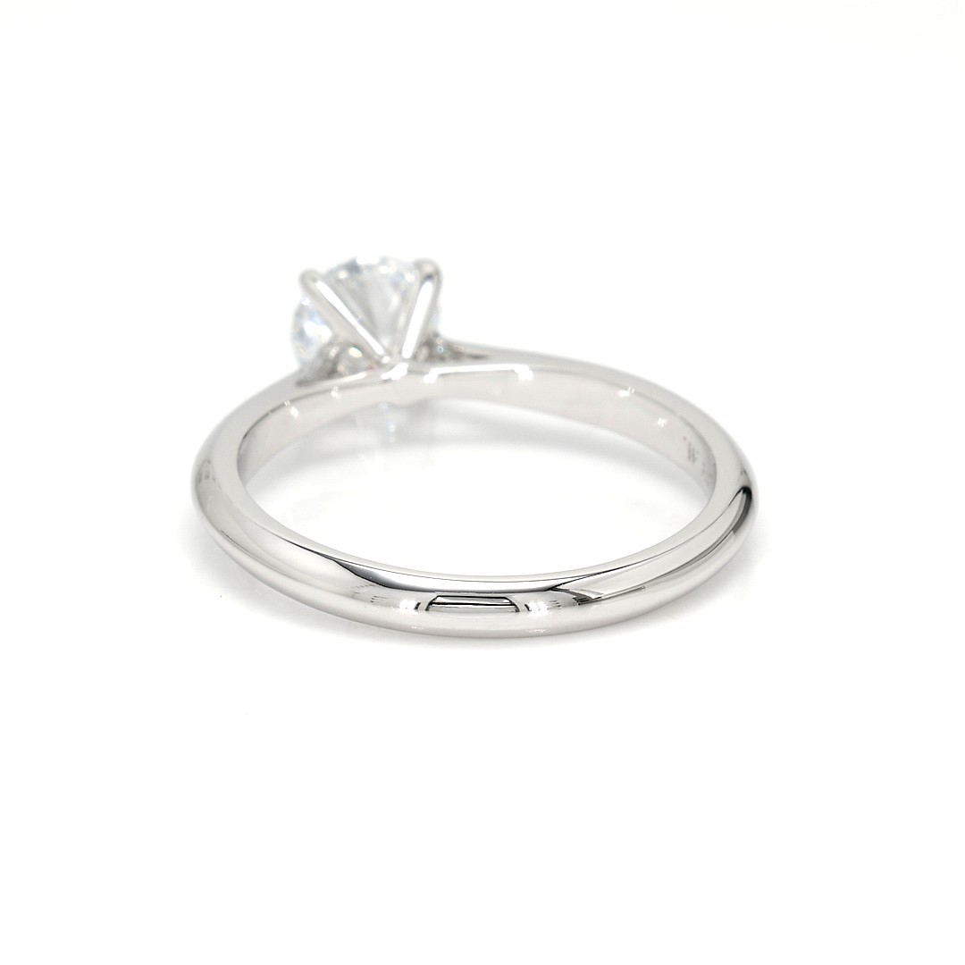 18K 0.7ct Round  Shaped Florence Ring White Frame 15