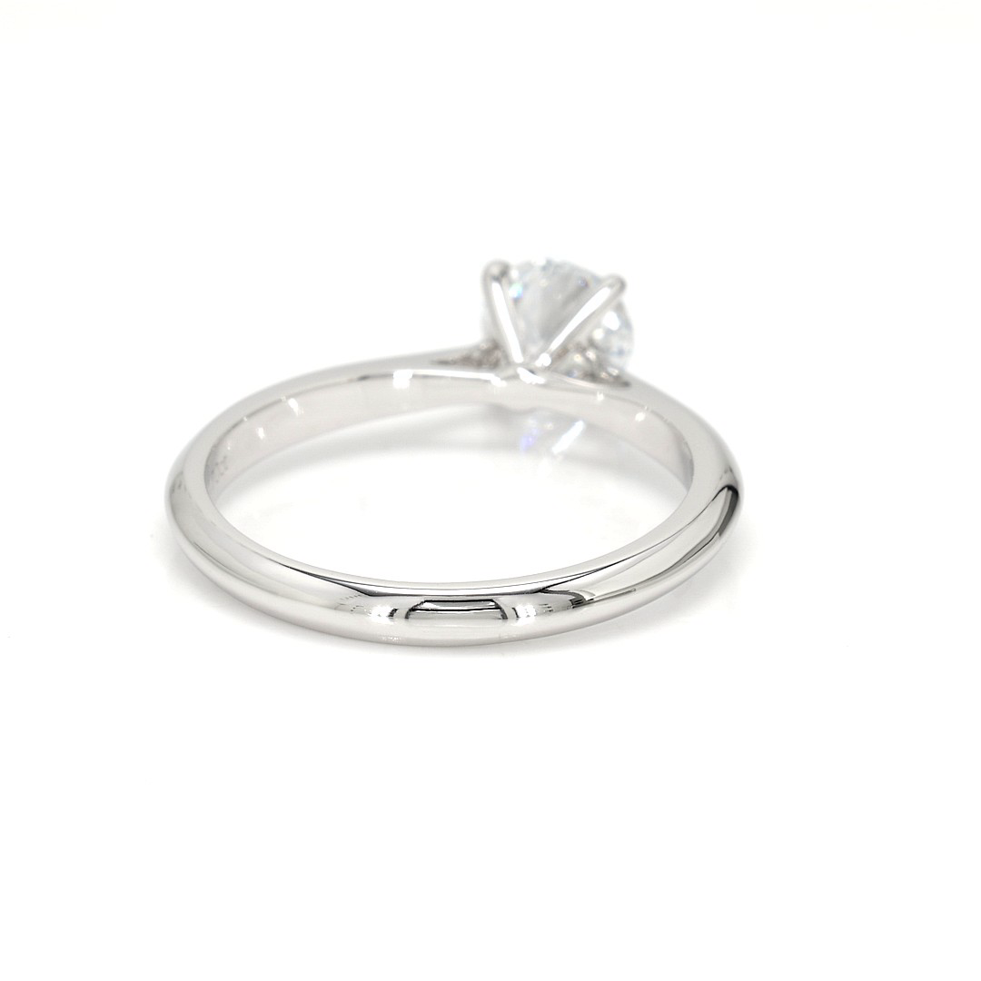 18K 0.7ct Round  Shaped Florence Ring White Frame 16