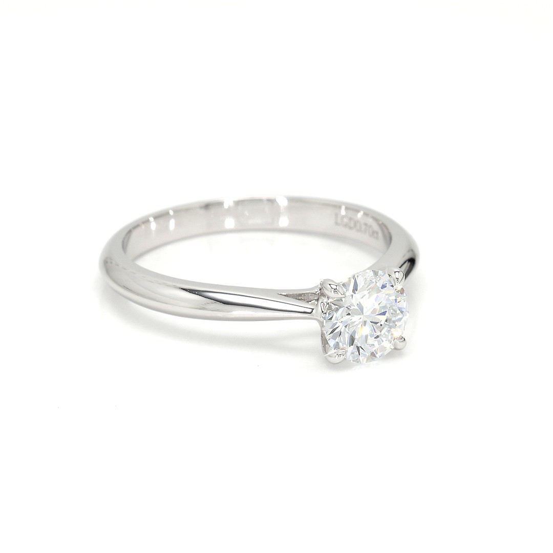 18K 0.7ct Round  Shaped Florence Ring White Frame 20
