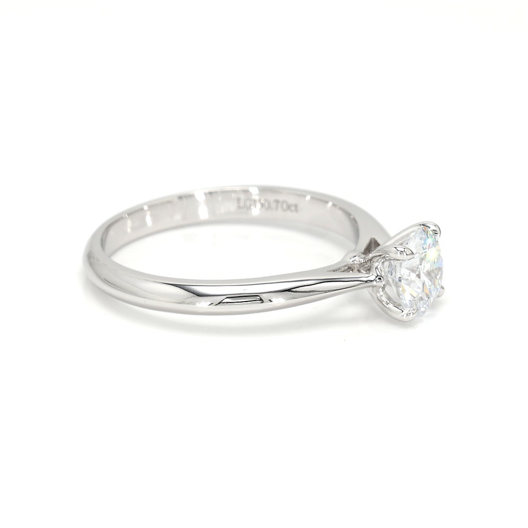 18K 0.7ct Round  Shaped Florence Ring White Frame 19