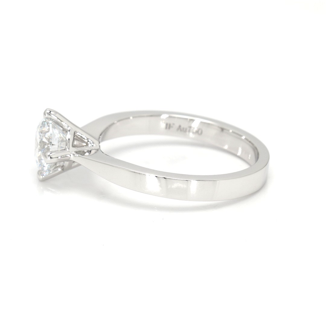 18K 1.06ct Round  Shaped Miel Ring White Frame 2