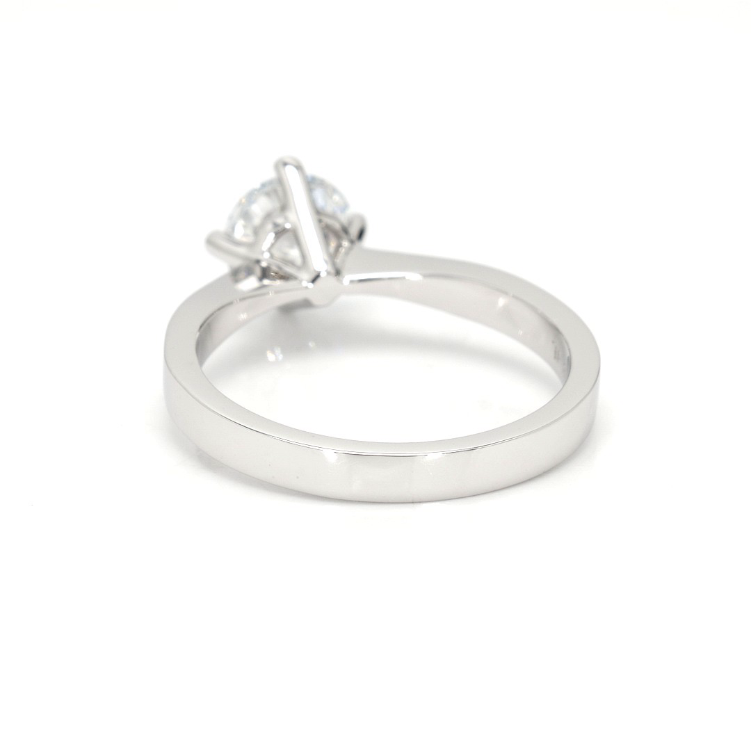 18K 1.06ct Round  Shaped Miel Ring White Frame 15