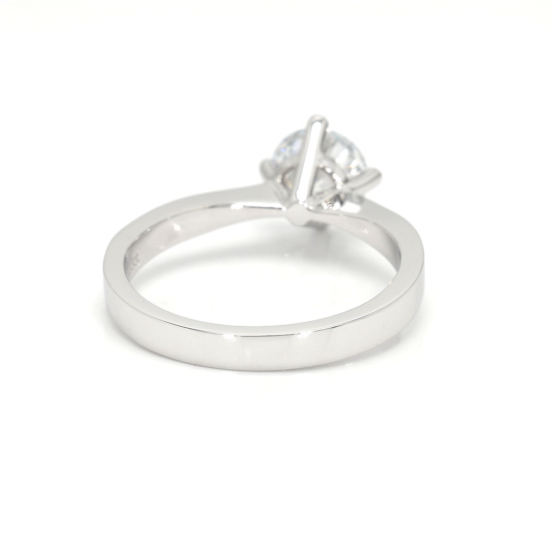 18K 1.06ct Round  Shaped Miel Ring White Frame 16