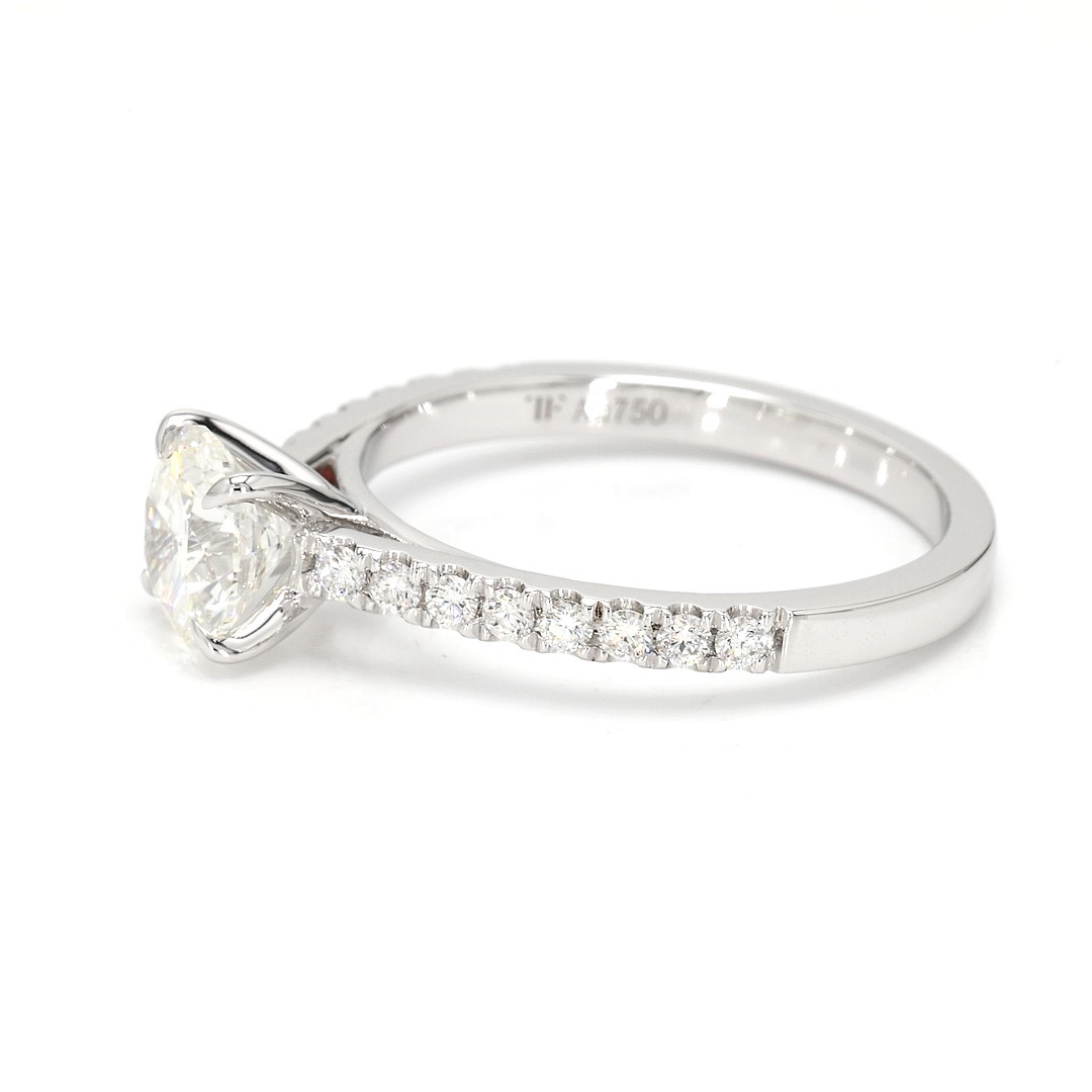 18K 1.01ct Round  Shaped Dior Ring White Frame 2