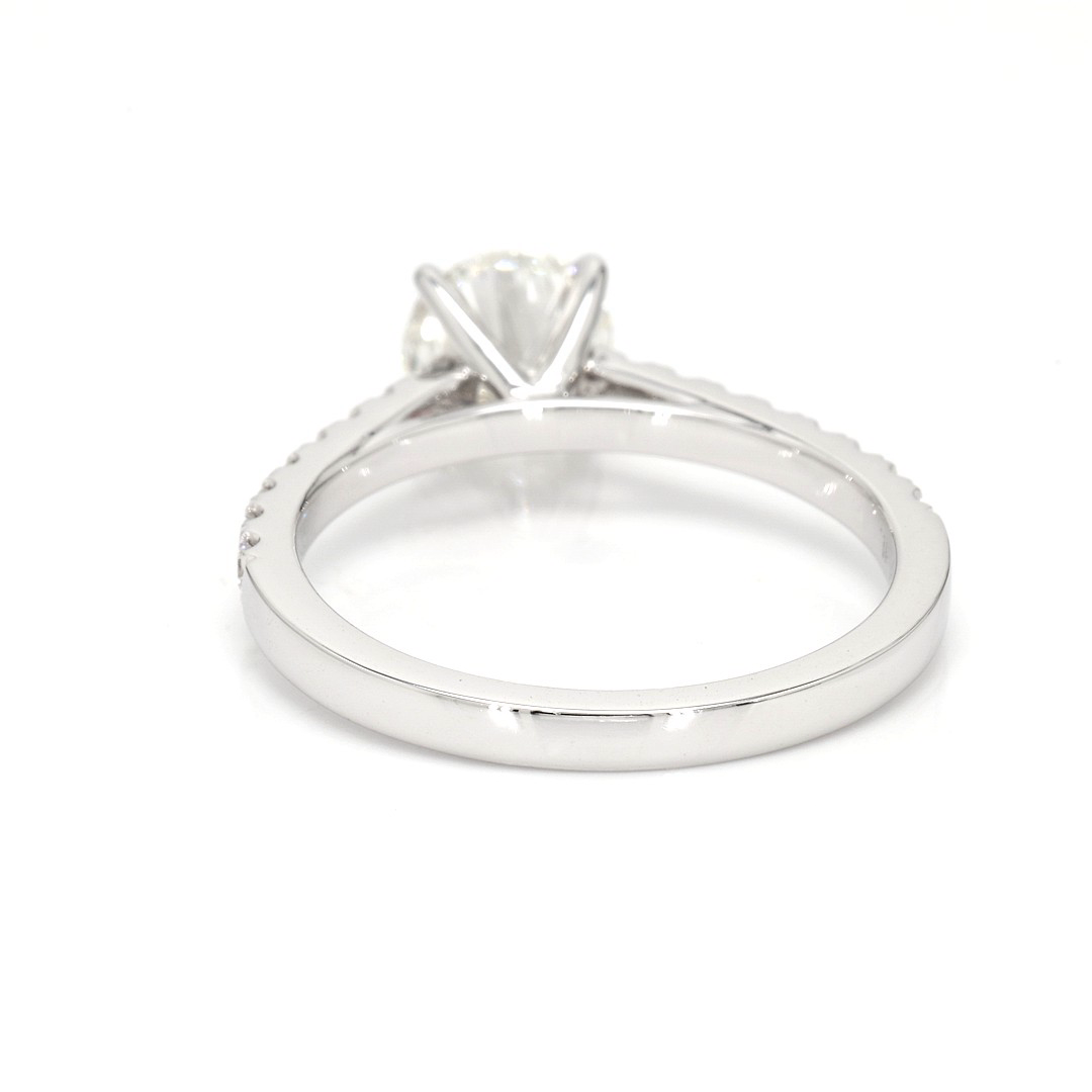 18K 1.01ct Round  Shaped Dior Ring White Frame 5