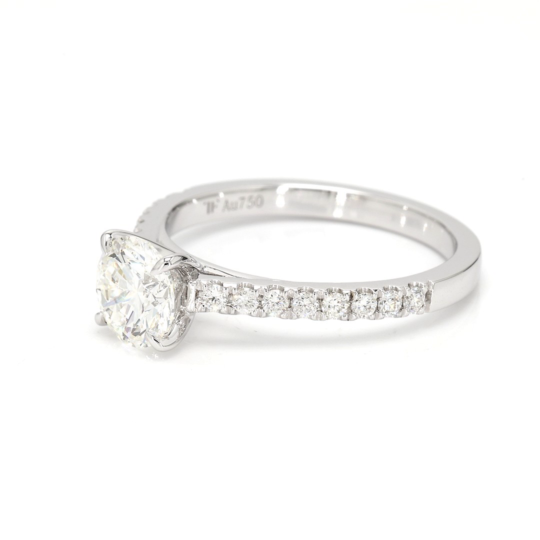 18K 1.01ct Round  Shaped Dior Ring White Frame 12