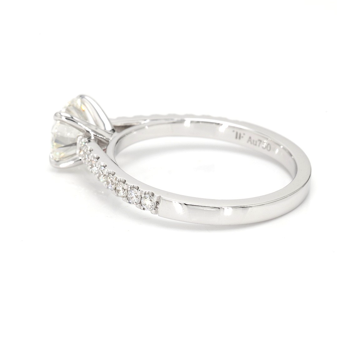 18K 1.01ct Round  Shaped Dior Ring White Frame 14