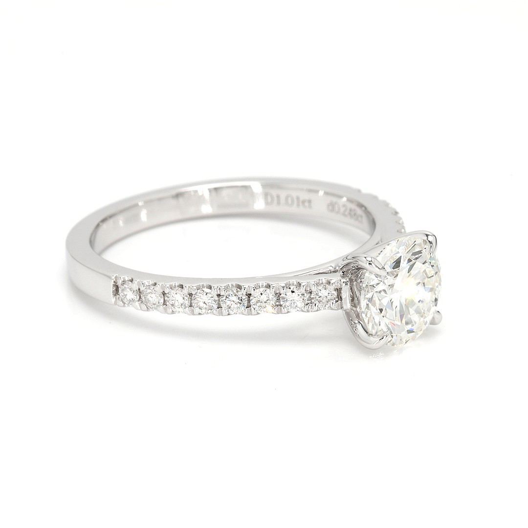 18K 1.01ct Round  Shaped Dior Ring White Frame 20