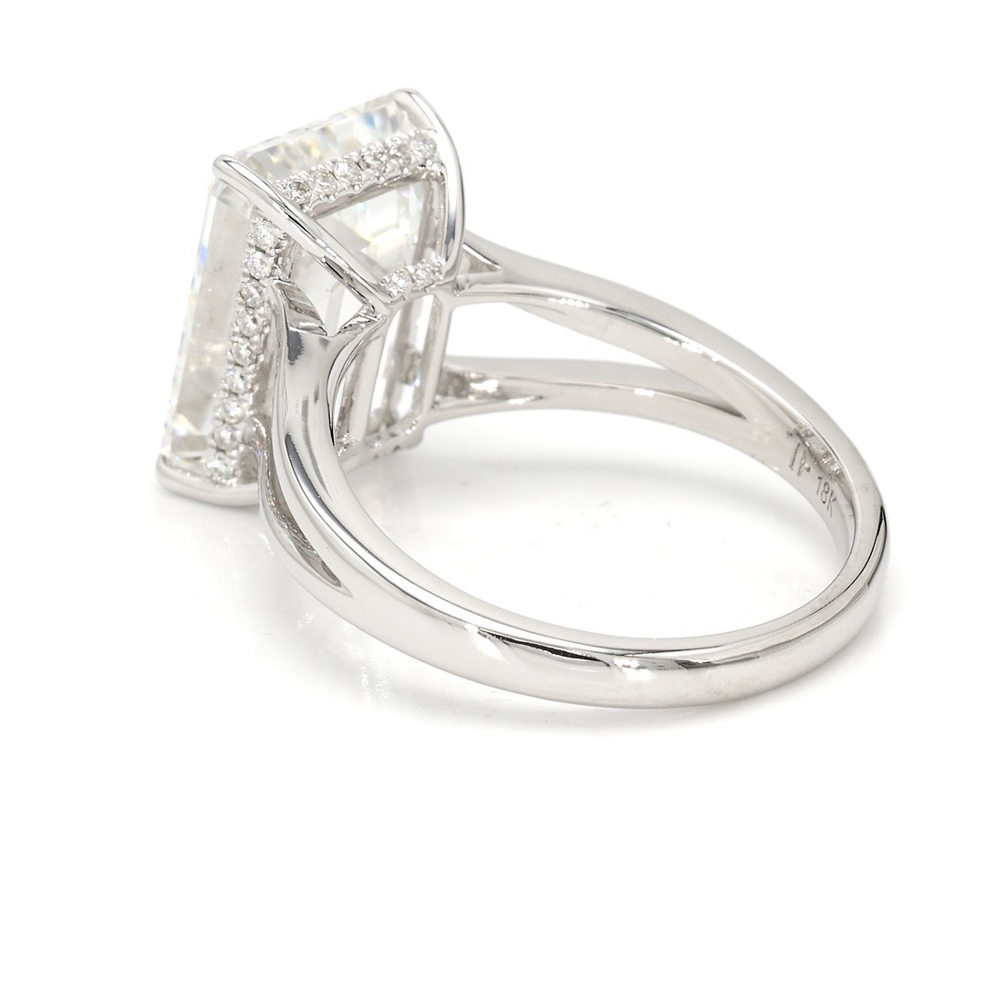 18K 7.14ct Emerald Shaped Christine Ring White Frame 4