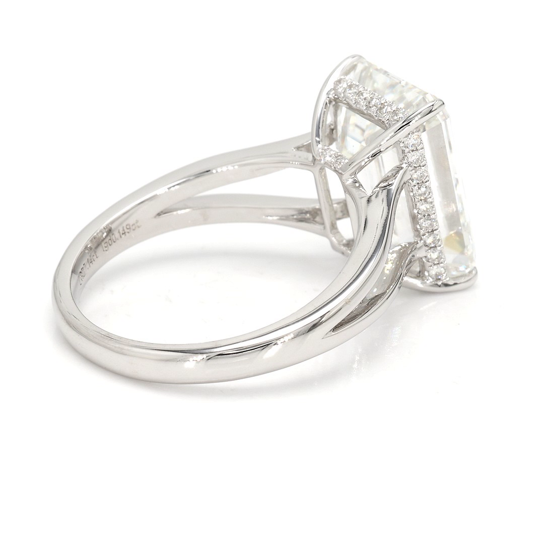 18K 7.14ct Emerald Shaped Christine Ring White Frame 7