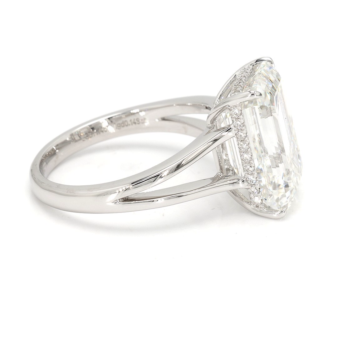 18K 7.14ct Emerald Shaped Christine Ring White Frame 19