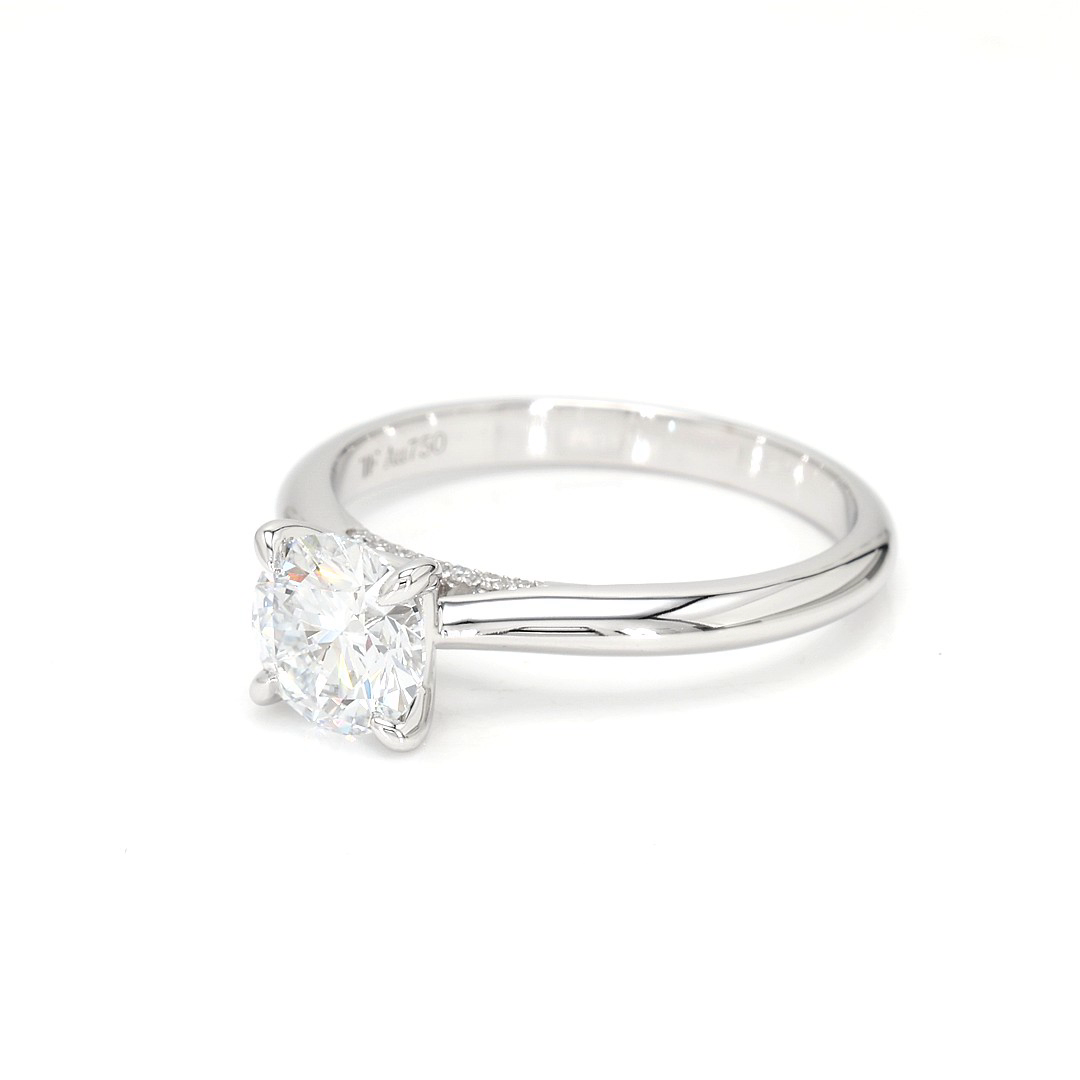 18K 1.03ct Round  Shaped Alice Ring White Frame 1