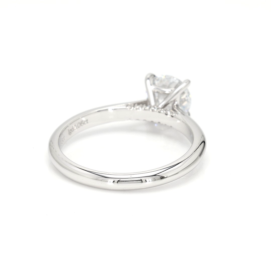 18K 1.03ct Round  Shaped Alice Ring White Frame 6