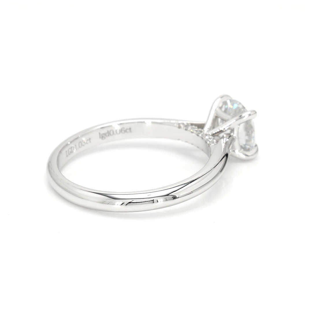 18K 1.03ct Round  Shaped Alice Ring White Frame 7