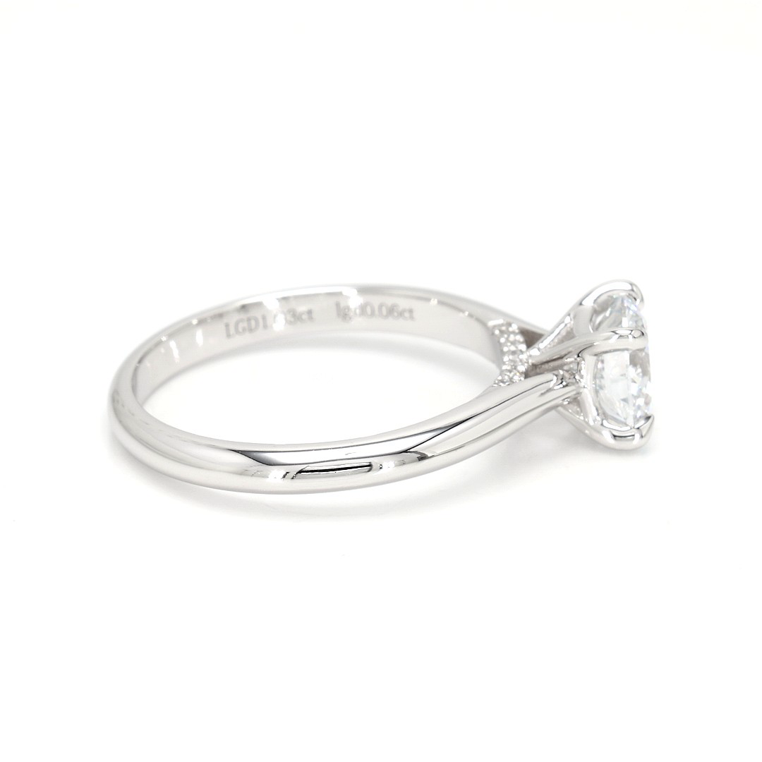 18K 1.03ct Round  Shaped Alice Ring White Frame 8