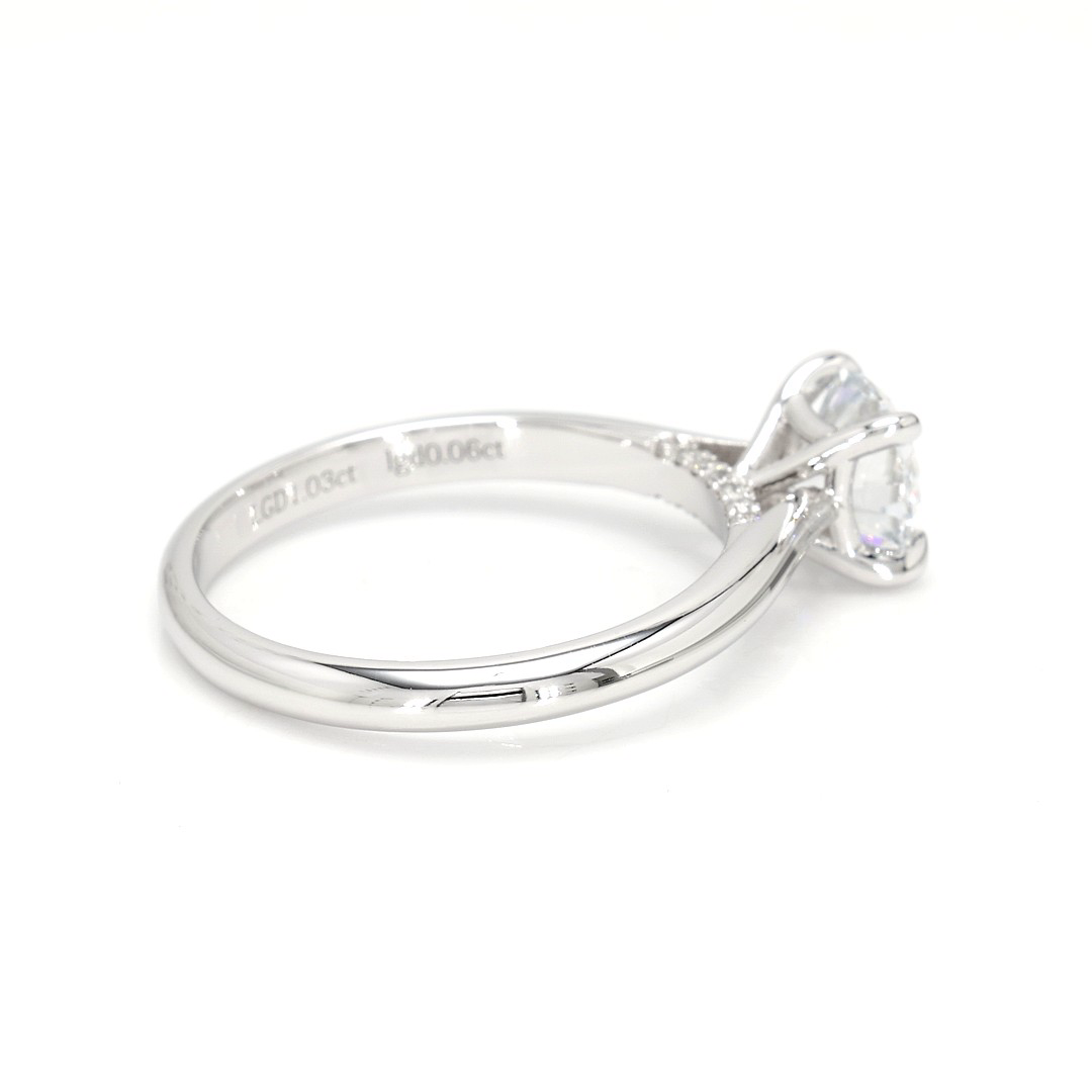 18K 1.03ct Round  Shaped Alice Ring White Frame 18