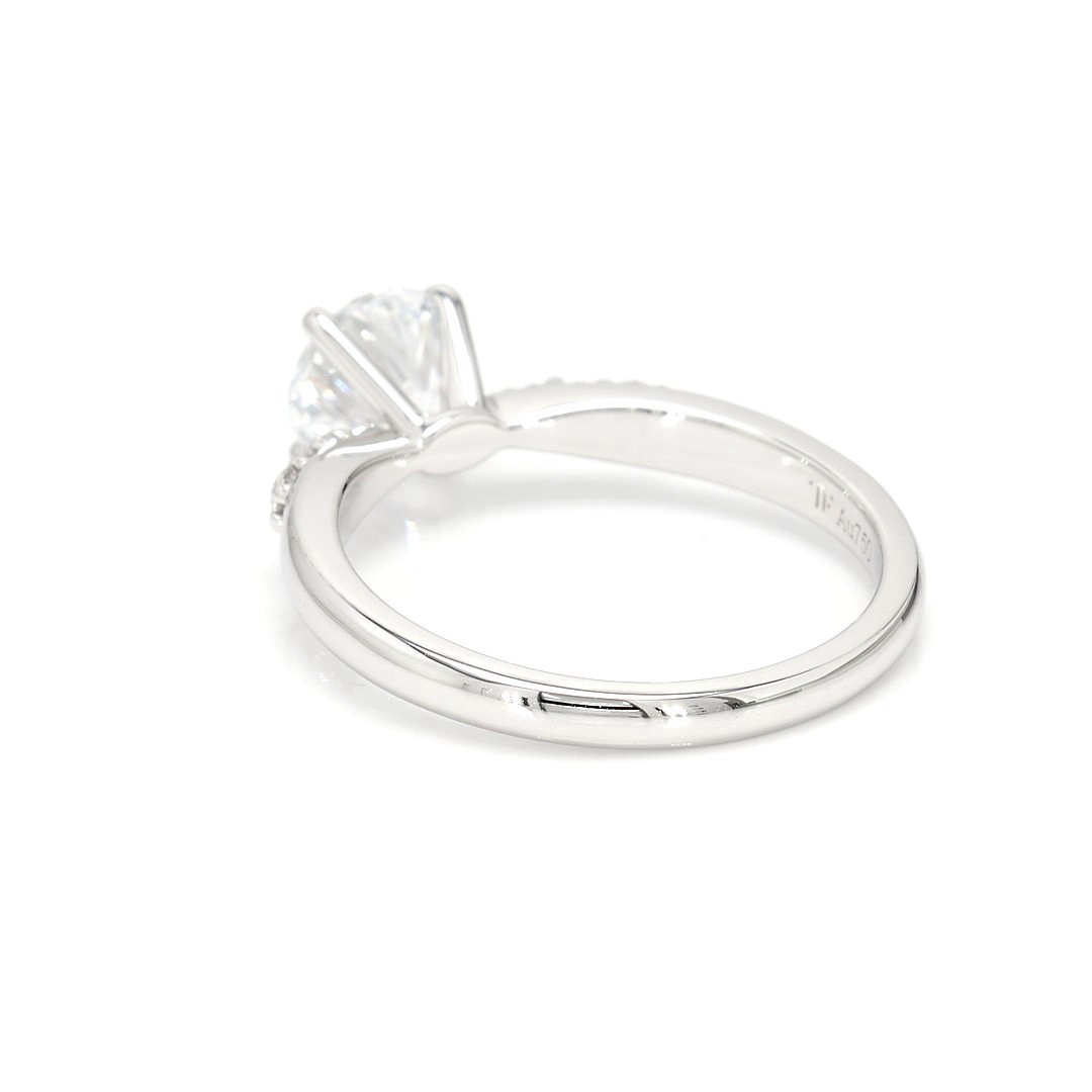 18K 1ct Round  Shaped Olivia Ring White Frame 2