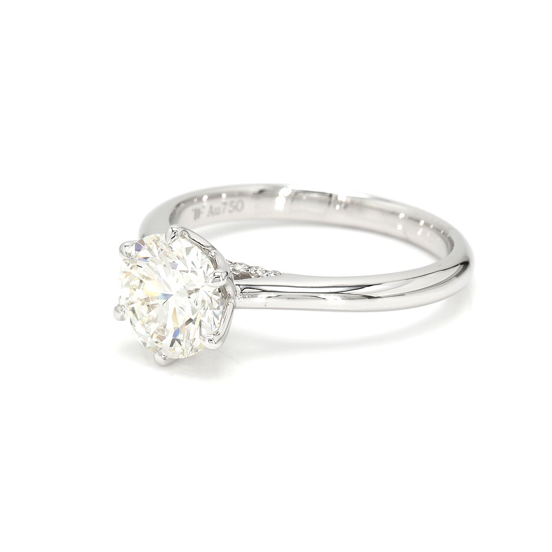 18K 1.51ct Round  Shaped Audrey Ring White Frame 1