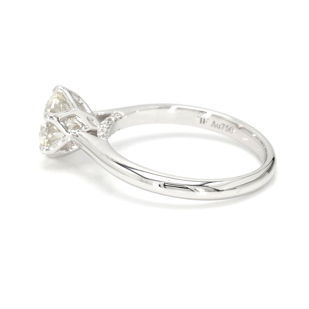 18K 1.51ct Round  Shaped Audrey Ring White Frame 3