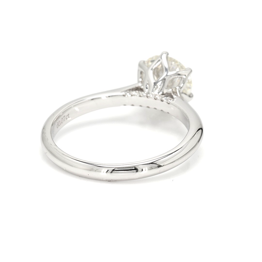 18K 1.51ct Round  Shaped Audrey Ring White Frame 6