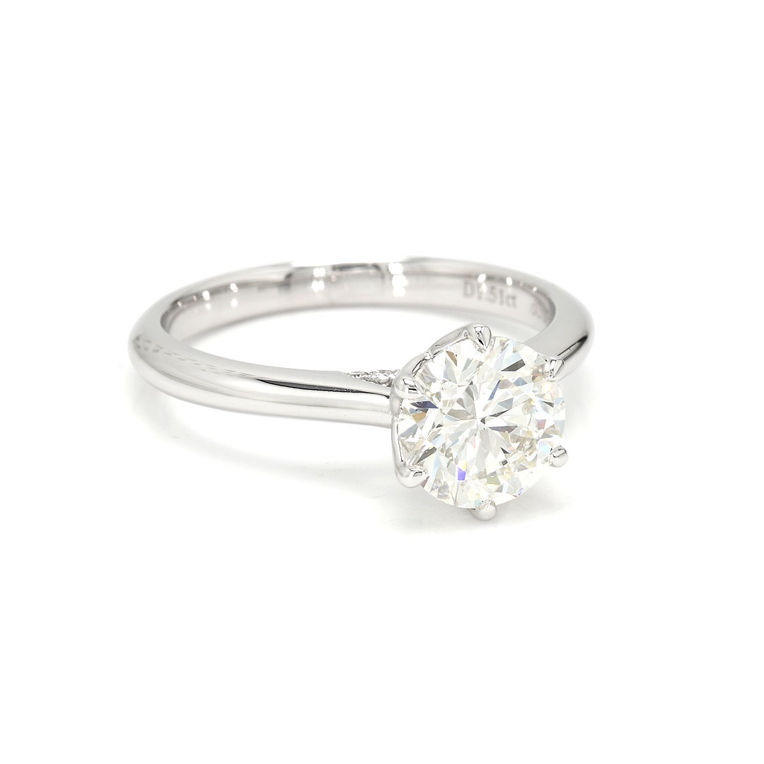 18K 1.51ct Round  Shaped Audrey Ring White Frame 10
