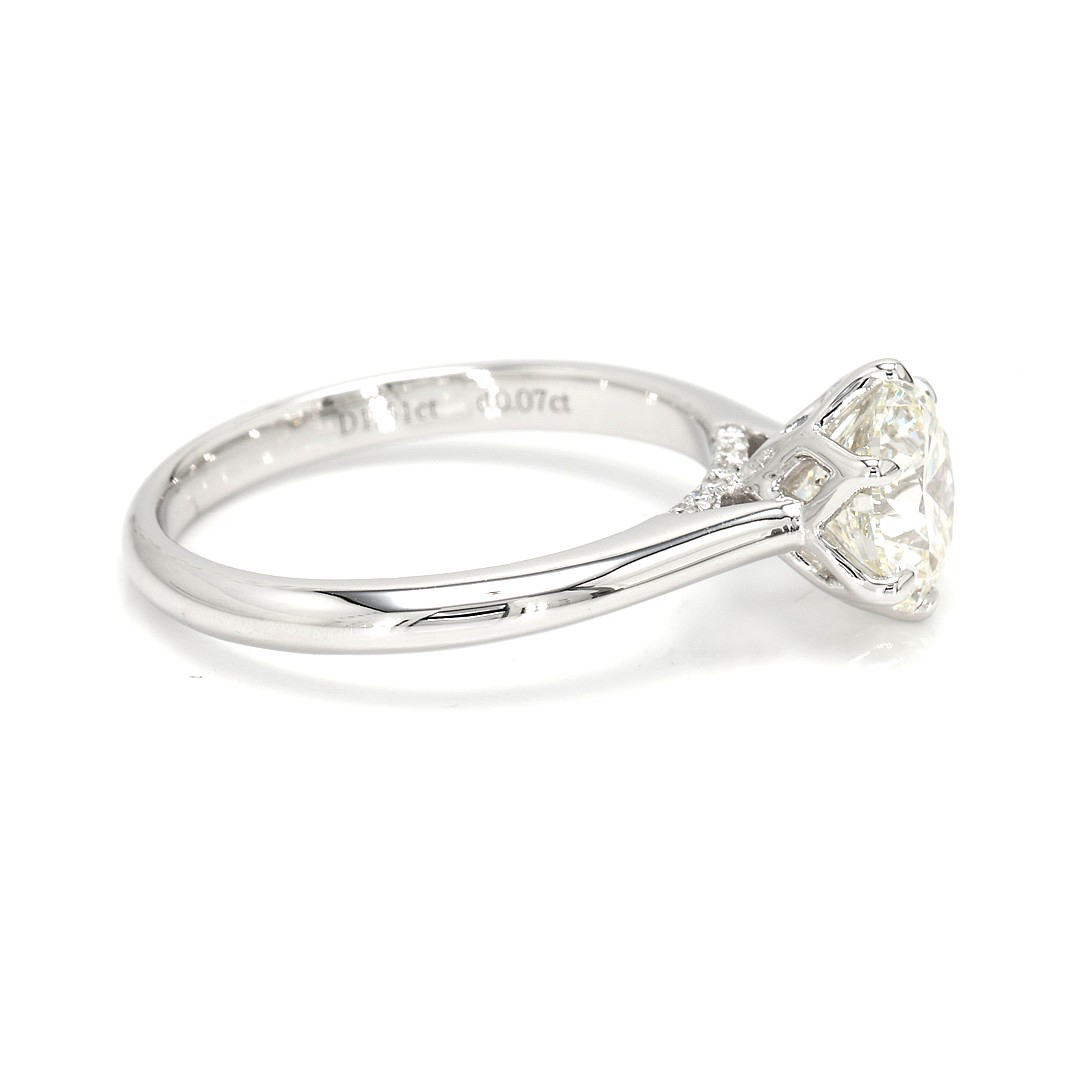 18K 1.51ct Round  Shaped Audrey Ring White Frame 19