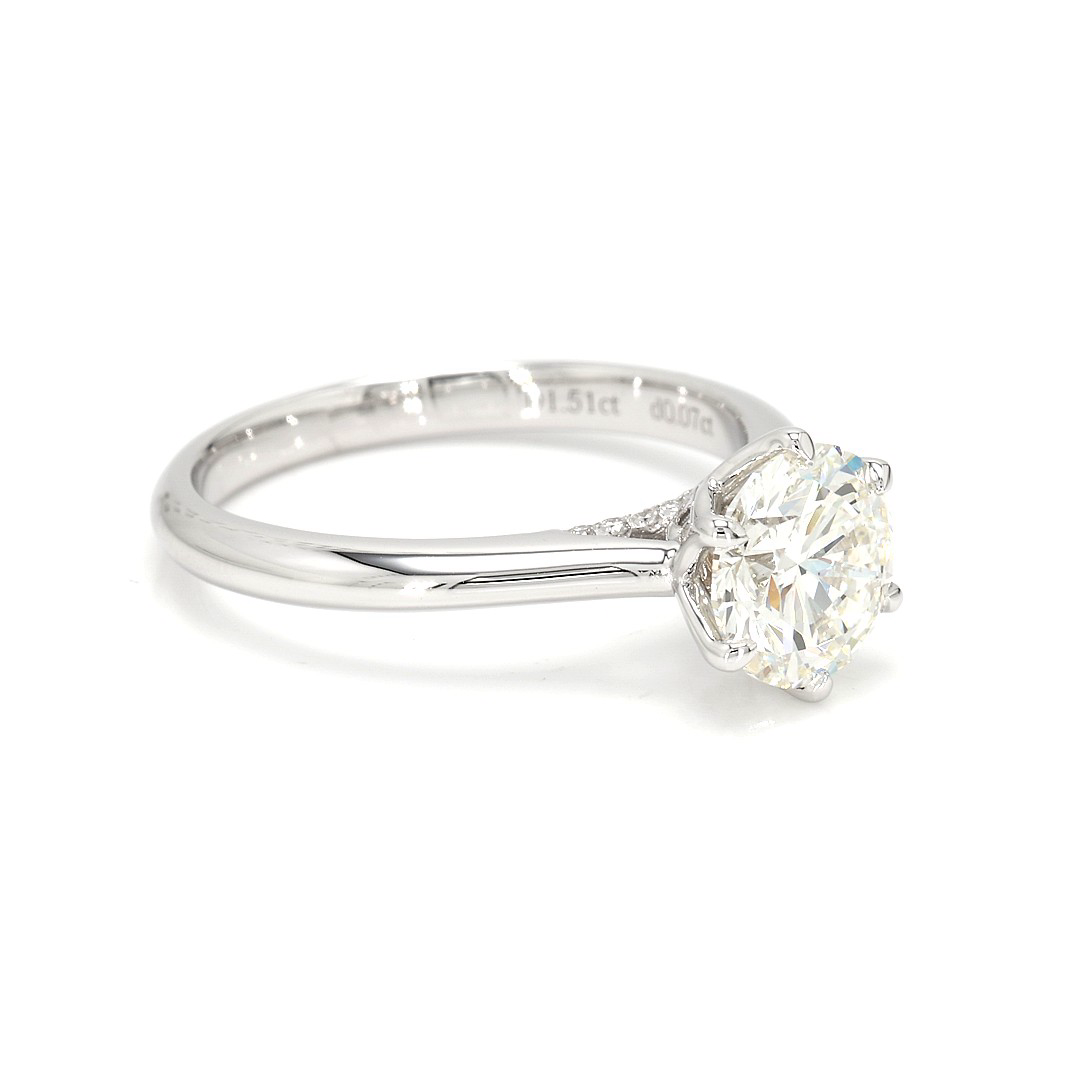 18K 1.51ct Round  Shaped Audrey Ring White Frame 20