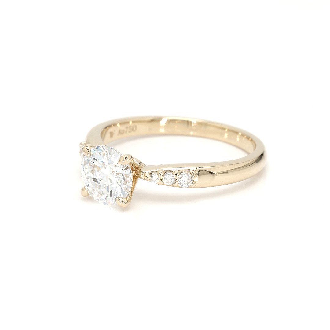 18K 1.03ct Round  Shaped Olivia Ring Yellow Frame 1
