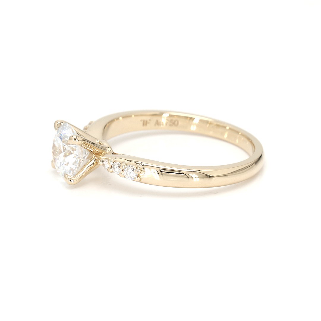 18K 1.03ct Round  Shaped Olivia Ring Yellow Frame 2