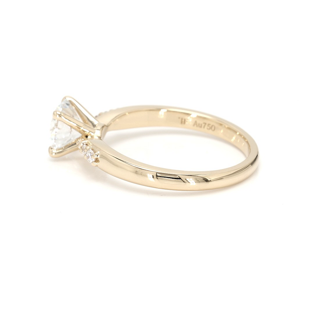 18K 1.03ct Round  Shaped Olivia Ring Yellow Frame 3