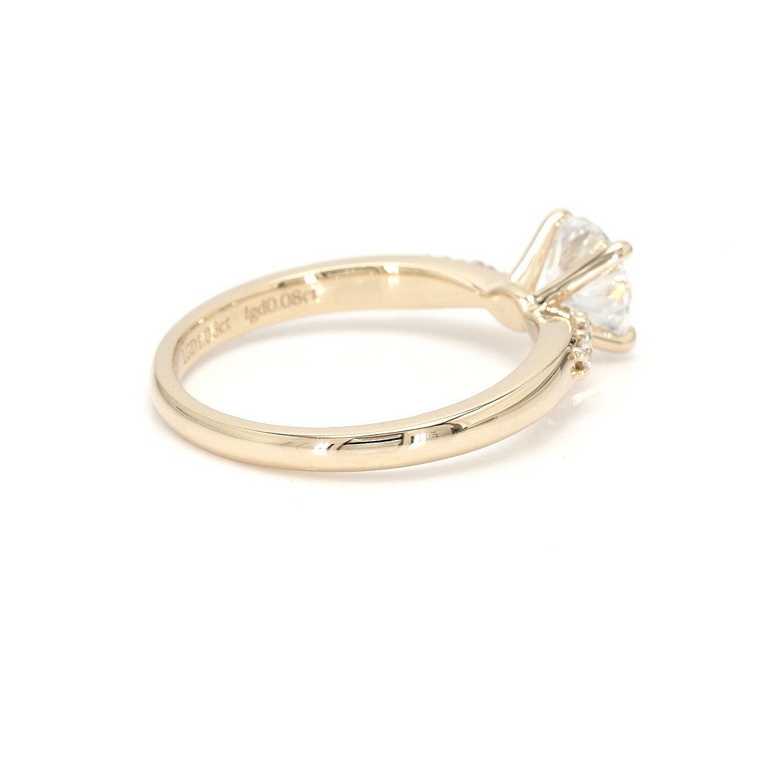 18K 1.03ct Round  Shaped Olivia Ring Yellow Frame 7